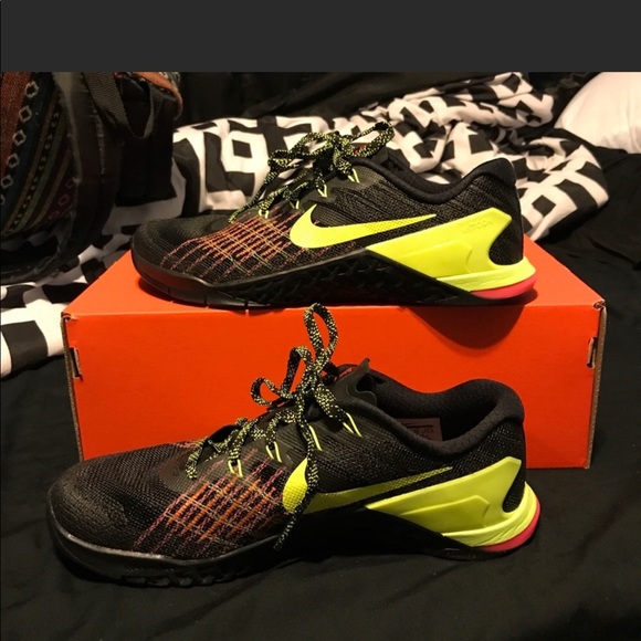 Nike Metcons! 8 - Picture 2 of 3